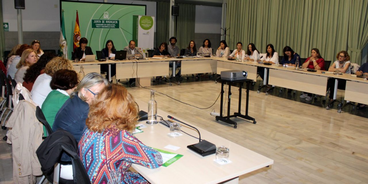 La Junta da voz a las mujeres del olivar y los cítricos como interlocutoras necesarias para la igualdad y la mejora del sector