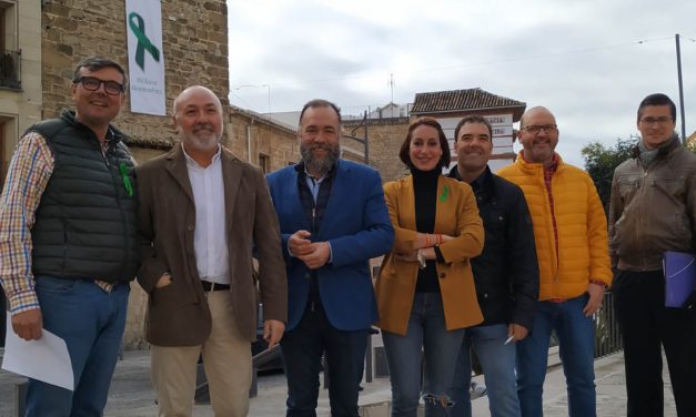 PP de Úbeda inicia una campaña de recogida de firmas a favor del sector del olivar y del aceite de oliva