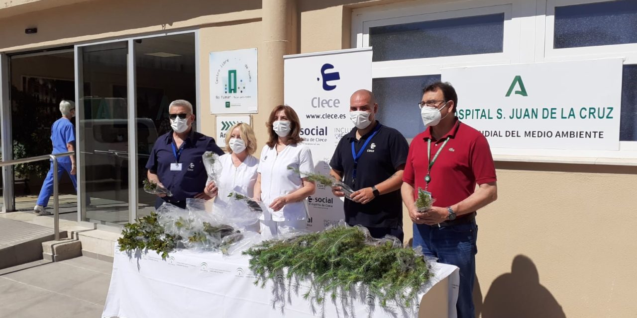 El Hospital de Úbeda reparte 2.000 plantas para conmemorar el Día del Medio Ambiente