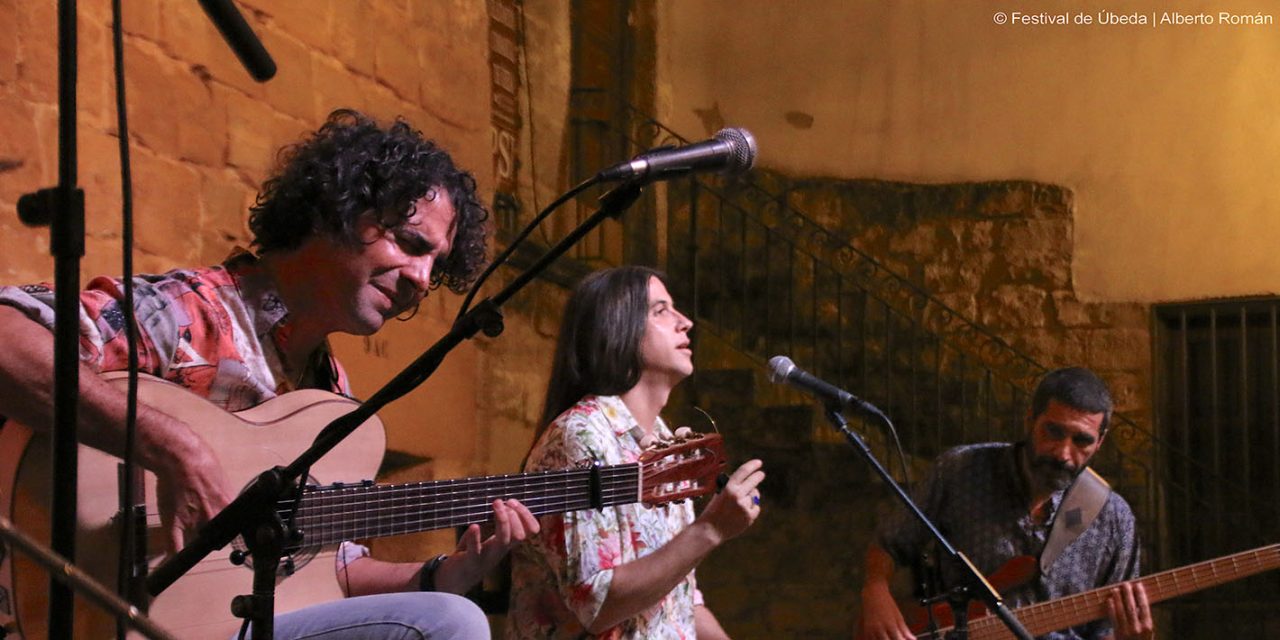 El Festival de Úbeda se rindió a la desgarradora sensibilidad de ‘Huesos de madera’