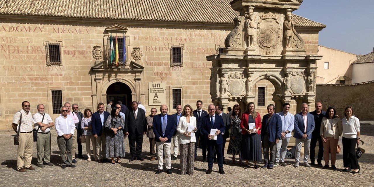 La Junta presenta la Guía de Arquitectura de Úbeda, Baeza y la comarca de La Loma