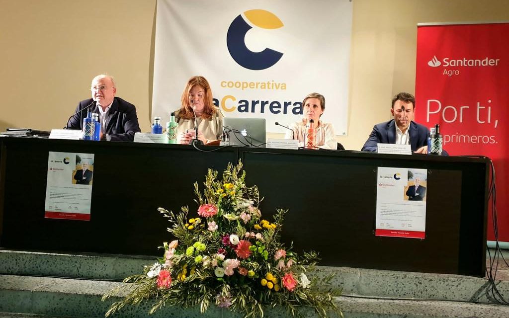 La delegada de Agricultura insiste en la necesidad de modificar el diseño de la Política Agraria Común