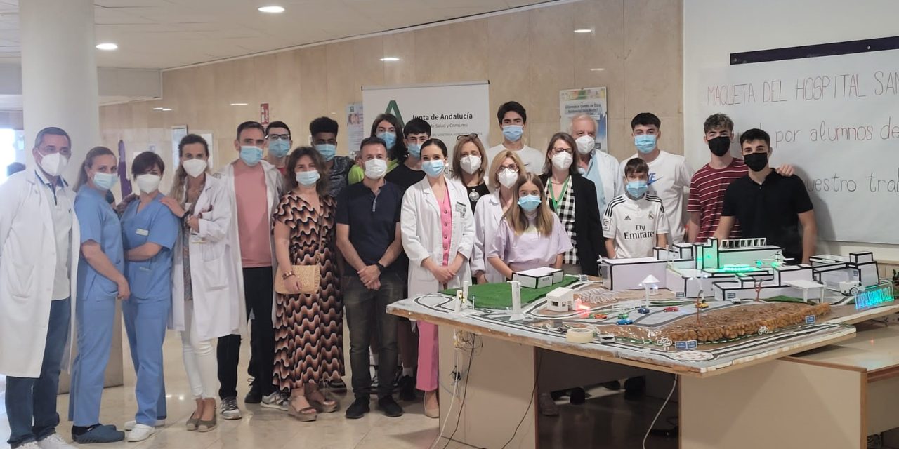 Alumnos del IES Los Cerros de Úbeda elaboran una maqueta del Hospital