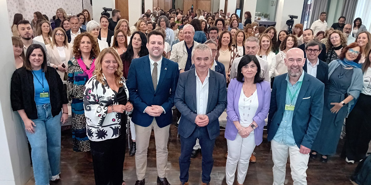 Cerca de 170 profesionales de los Servicios Sociales Comunitarios participan en el 10º encuentro de este colectivo