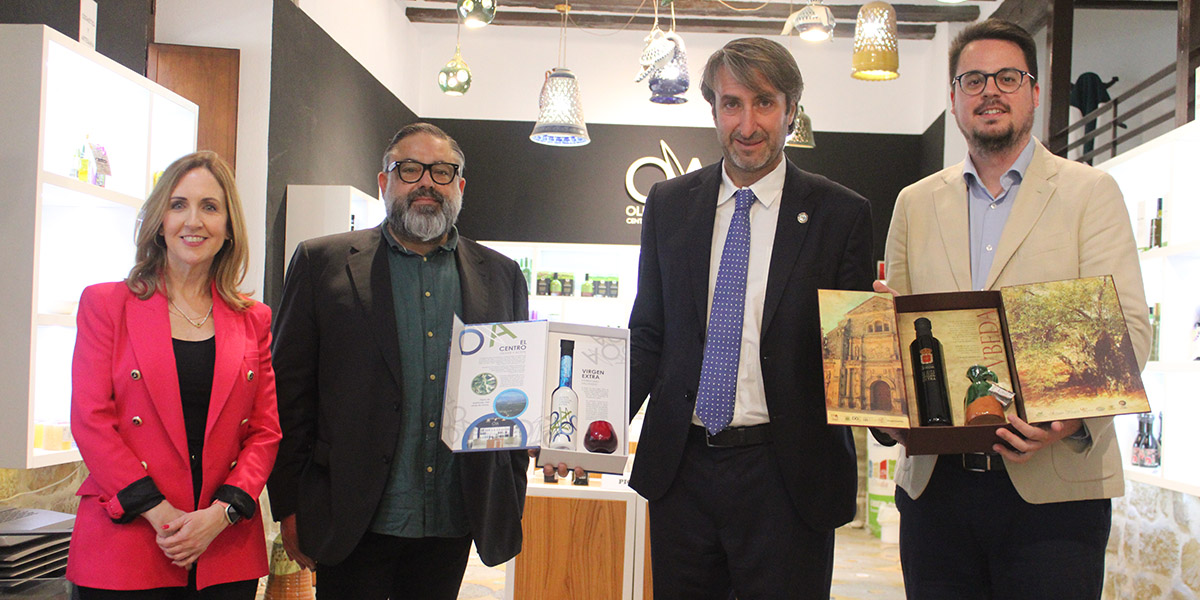 EL CENTRO DE INTERPRETACIÓN OLIVAR Y ACEITE RECIBE LA VISITA DEL DIRECTOR DEL CONSEJO OLEÍCOLA INTERNACIONAL