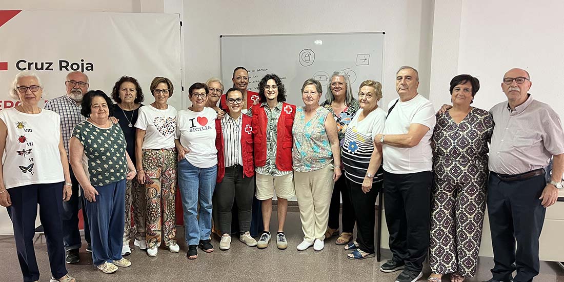 CRUZ ROJA Y EL ÁREA DE MAYORES COMBATEN LA BRECHA DIGITAL EN PERSONAS MAYORES A TRAVÉS DE LA FORMACIÓN